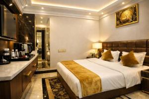 Hotel Royal Awadh Inn Near shree Ram Mandir