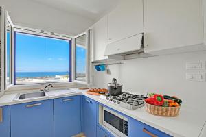 Penthouse Azzurra Sea View Near Beach - Happy Rentals