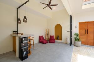V1- 1BR with Living room- close to beach - restaurant