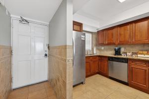 Coastal Daydream At White Surf