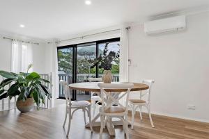 Barefoot at North Avoca Elevated Coastal Escape