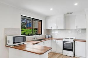 Barefoot at North Avoca Elevated Coastal Escape