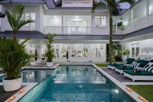 Fully Staffed Luxury Seminyak Villa l Private Pool