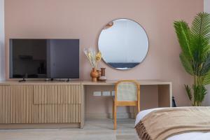 Bloomfields Stu Waterfront Studio Yas