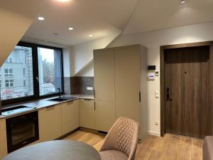 Elegant Apartment for Business & Long Stays with Parking