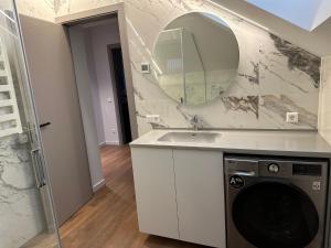 Elegant Apartment for Business & Long Stays with Parking