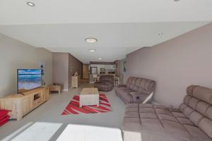 Coast Apartments 14, Apartment with 3 bedrooms and Roof top pool