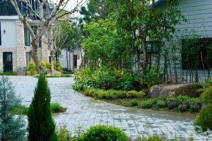 Rivana Retreat