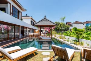 10BR Japanese style, 2 Pools & Slide in Canggu