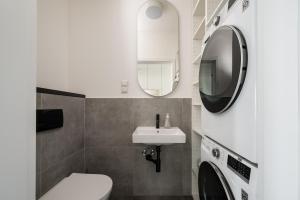 Solec Vistula & Stadium View Apartment by BookingHost