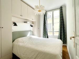 Spacious design luxury apartment