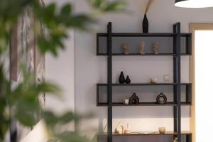 Central Quiet Retreat 2BR Balcony