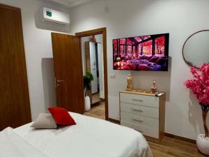 The Cozy Nook- luxury, privacy, with a pool and gym