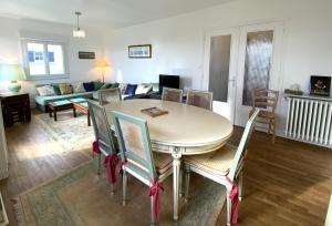 Maison avec WIFI, jardin à 320m de la plage à TREGASTEL - Réf 183