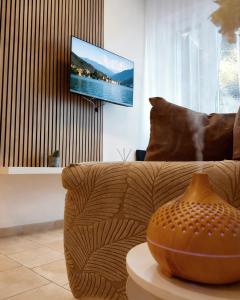 Como Lake Serenity House