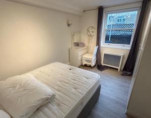 2 Bedroom modern flat in Chelsea
