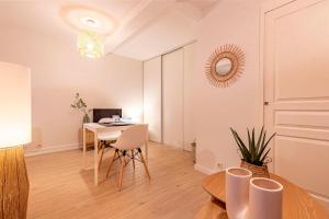 Quiet downtown location - Apartment with a terrace