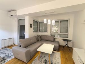 B&V Central Apartment Skopje BUS&Train free parking