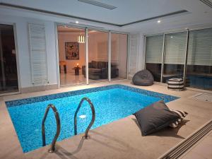 Premium stay with Indoor Pool & parking