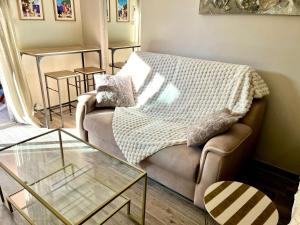 Sanary centre charmant studio 28m2 avec jardin parking privé