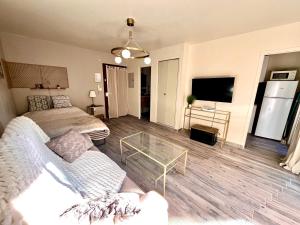 Sanary centre charmant studio 28m2 avec jardin parking privé