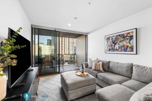 South Brisbane Apartment with Pool