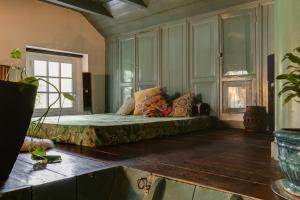 Bohemian Experience Wellness, Jacuzzi, Sauna, BBQ, Garden, Sleeps 14