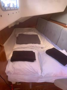 NUIT SUR UN BATEAU