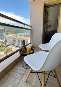 Four Views By The Sea Apartments