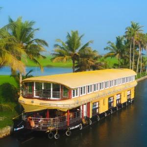 Pournami Houseboats
