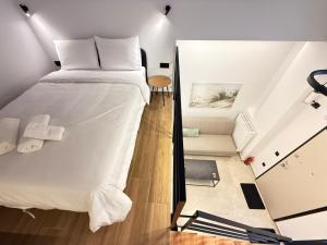 Room 8