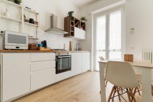 GuestHost - Cozy Balcony Flat close to Navigli