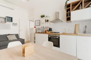GuestHost - Cozy Balcony Flat close to Navigli