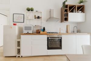 GuestHost - Cozy Balcony Flat close to Navigli