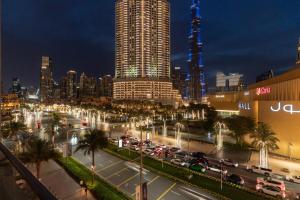 Luxe 1BR with Burj Khalifa View & Dubai Mall Access