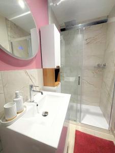 Duplex haut de gamme, climatisation, hyper centre, balcon, très calme, stationnements à 10m