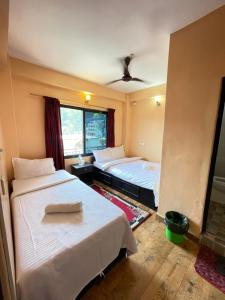 Hotel Everest Lake View