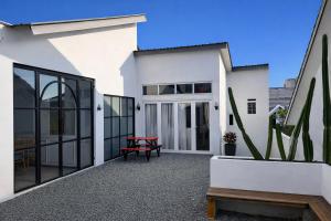 RedDoorz at Mouza Guest House Antapani Arcamanik Bandung