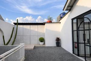 RedDoorz at Mouza Guest House Antapani Arcamanik Bandung