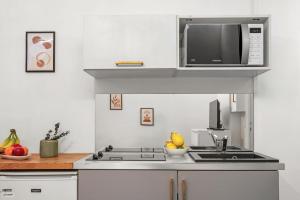 Serenty - Trocadéro & Champs-Élysées & Eiffel Tower