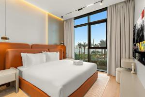 FIRST CLASS 3BR Scenic Views Near Yacht Club