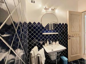 Le Maree Sea View Apartment img21