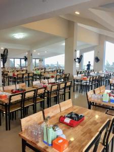 Khách Sạn Tuyền Châu