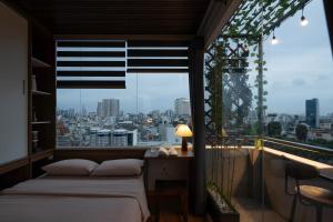 Skyview 2-Br Penthouse - River & City Lights