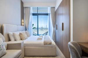 FIRST CLASS Studio Burj Khalifa & Pool View