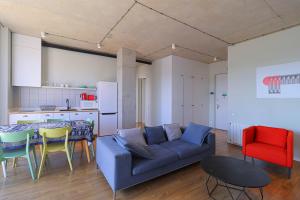 Stylish 2 BR 2 Balconies Apartment In Old Tbilisi