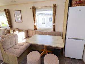 Sunflower Retreat, Caravan 61