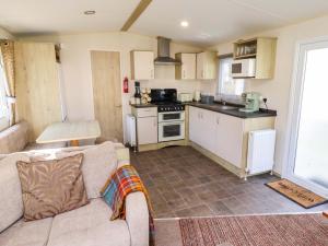 Sunflower Retreat, Caravan 61