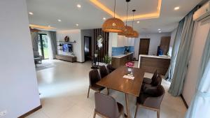 Villa 3 phòng ngủ, bể bơi chung