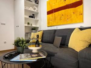 Cosher | 1BD Central Urban Home